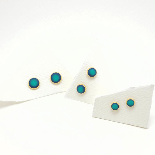 18k vergoldete Ohrstecker mit türkisem Farbverlauf