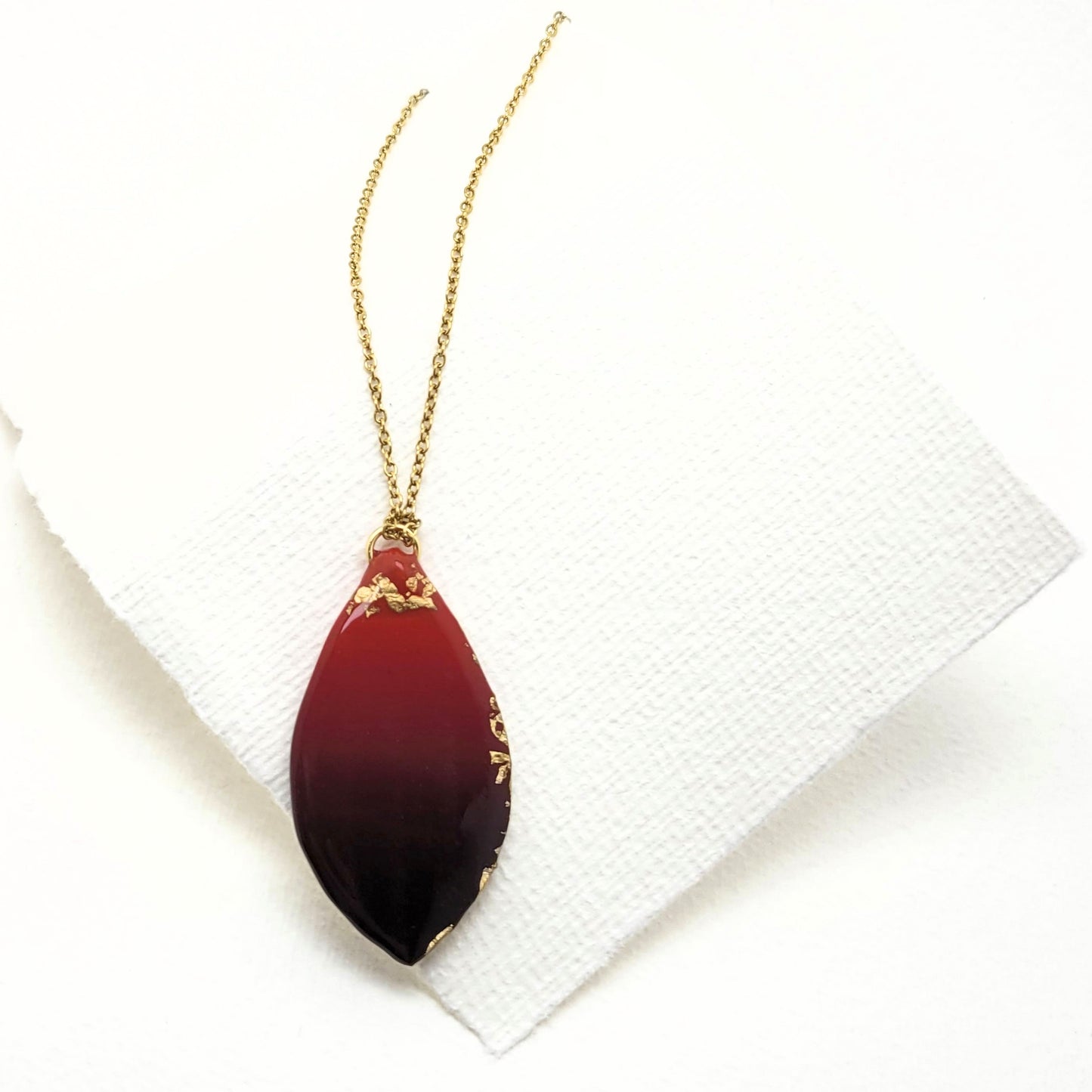 Gold Kette mit schwarz-rotem Anhänger mit echtem Gold