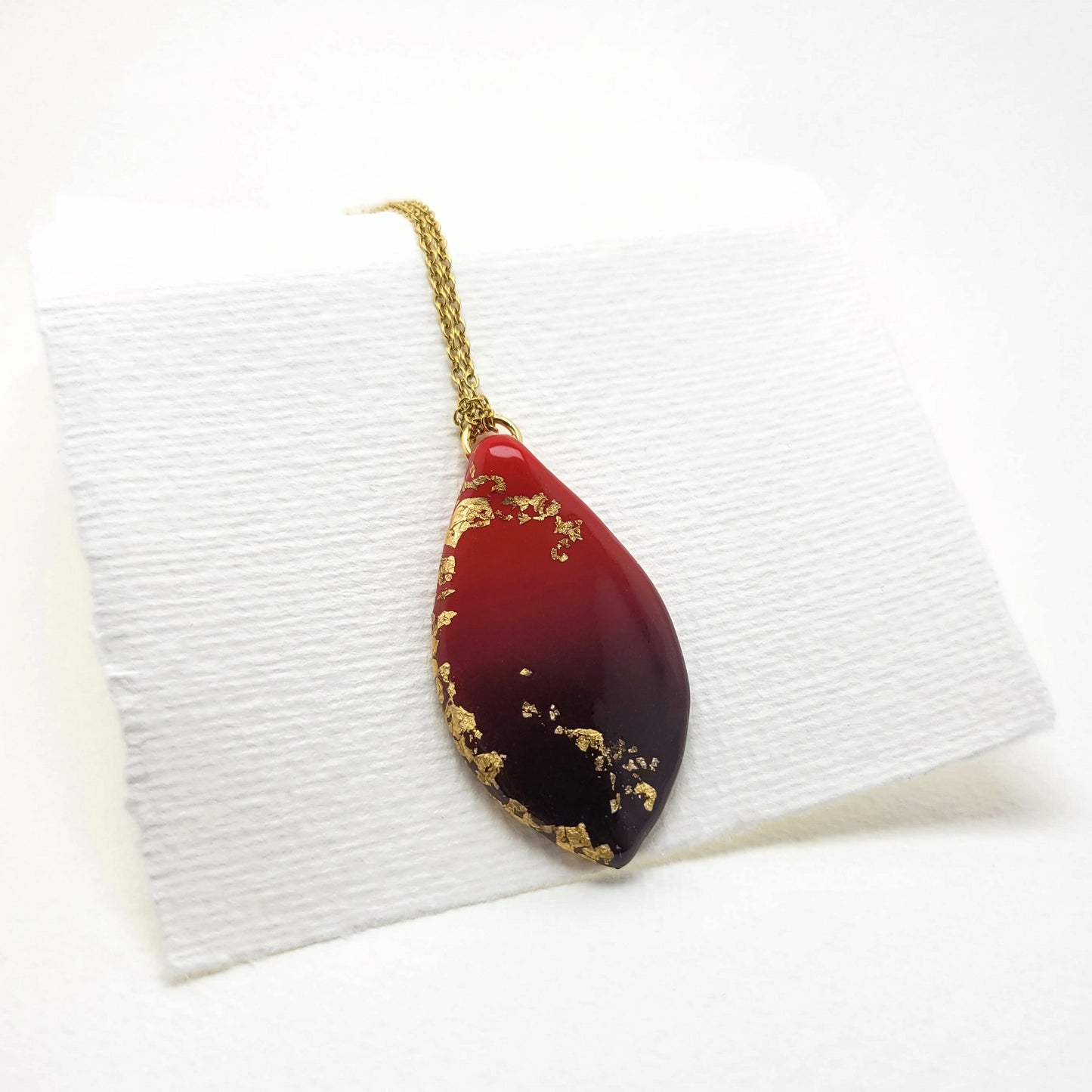 Gold Kette mit schwarz-rotem Anhänger mit echtem Gold
